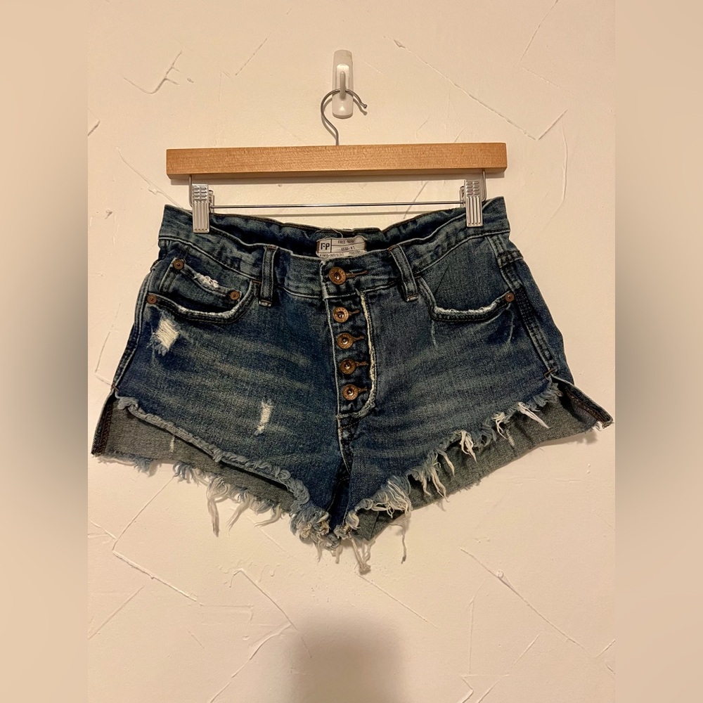 Free People Runaway Jillian Denim Shorts Button Fly Distressed Size 25